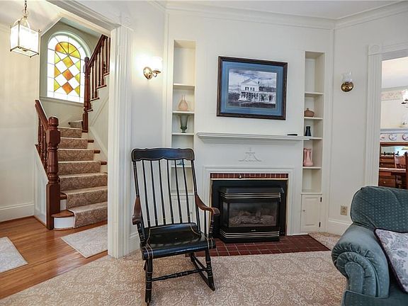 4th image of 8 Browns Ave