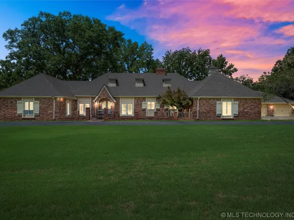 9 Beckman Dr, Muskogee, OK 74401