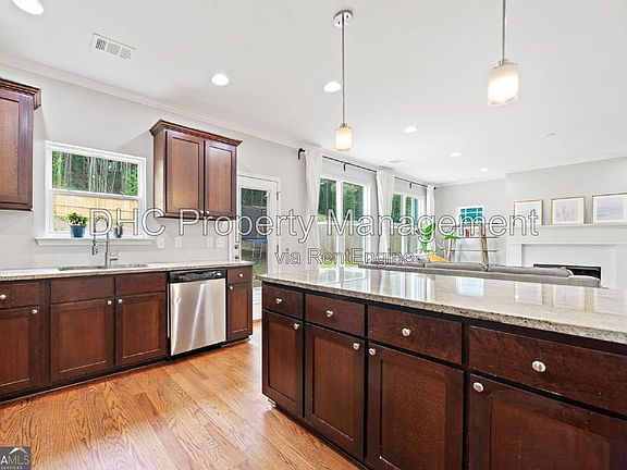 3rd image of 1765 Stoney Creek Dr SE
