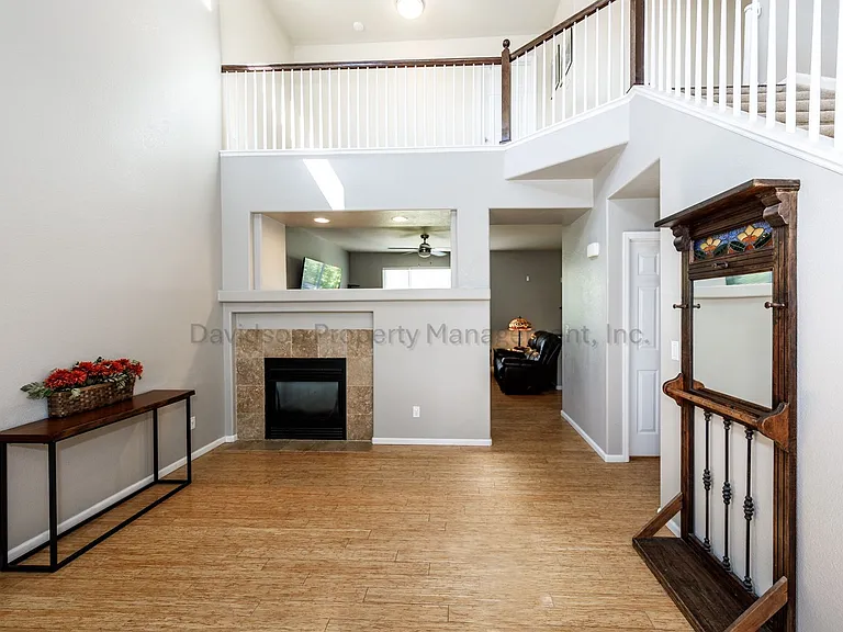 7724 Canyon Oak Dr — Photo 2