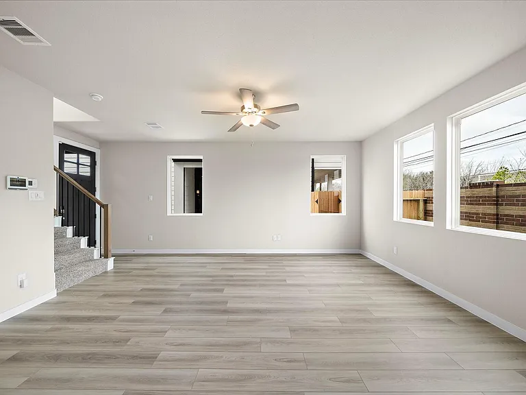 9912 Storehouse Dr — Photo 6