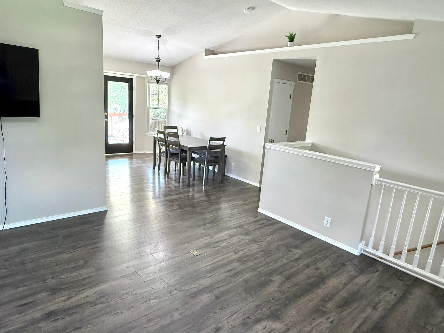 421 S Stoney Point Cir — Photo 4