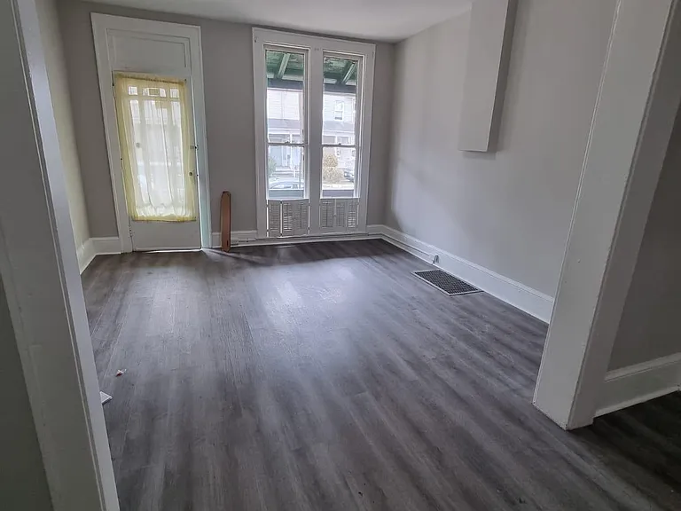 252 N Pennsylvania Ave — Photo 1