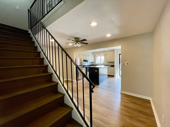 40 Terrace Ct, Carmel, IN 46032