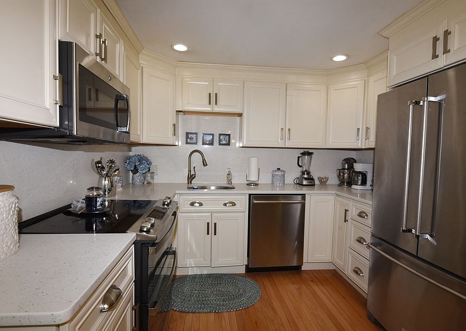1st image of 264 Twin Lakes Dr Unit 264