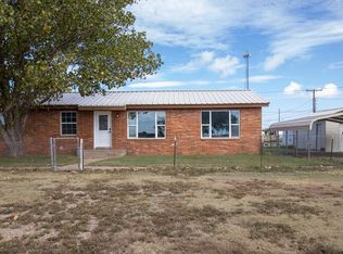 105 10th St, Channing, TX 79018