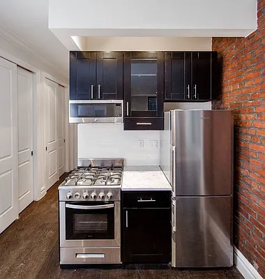 Rented by Avenues Real Estate | media 9