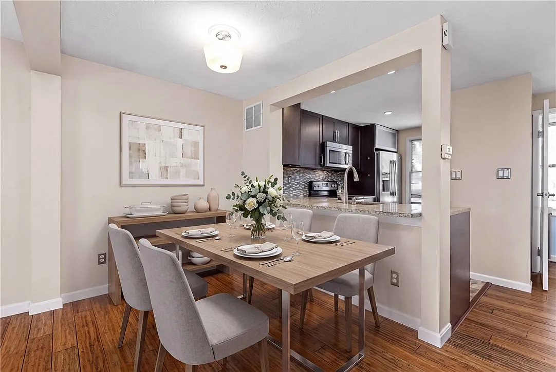 2 bed, 1.5 bath, 960 sqft, $1,795 — Photo 4