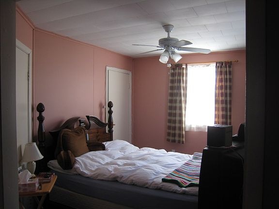 3rd image of 631 6th Ave