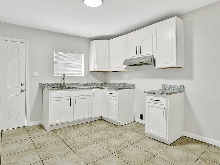 5201 Mulga Ave — Photo 8