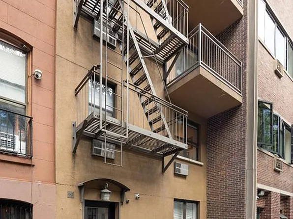 447 W 47th St, New York, NY 10036
