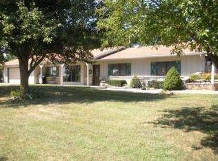 25816 S Rd, Holton, KS 66436