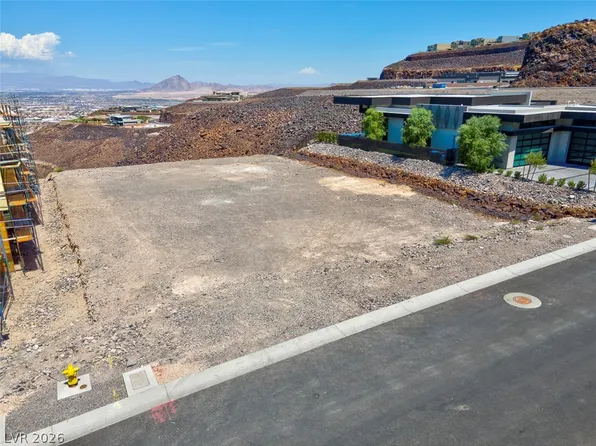 567 Rock Peak Dr, Henderson, NV 89012
