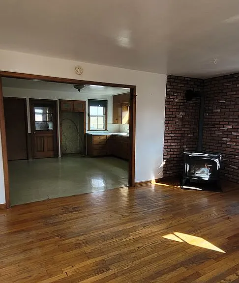 331 Newport Rd — Photo 9