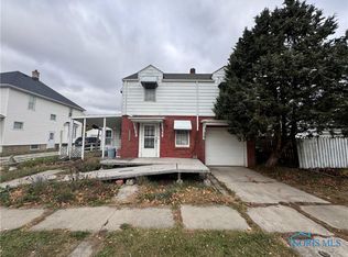 216 W Jackson St, Fostoria, OH 44830