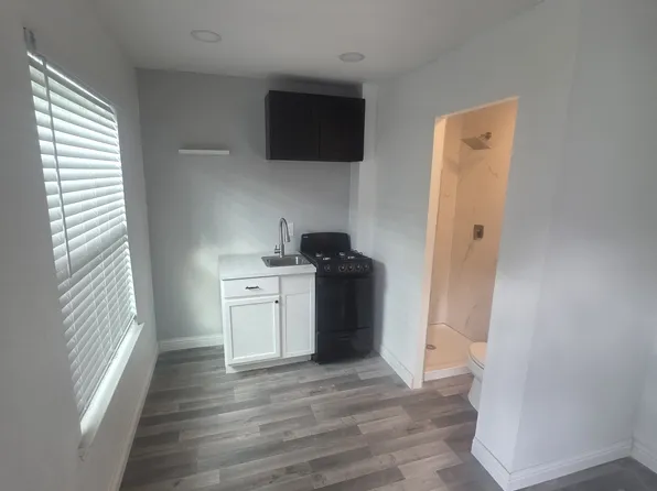 4024 Avenue N 1/2 Unit B, Galveston, TX 77550