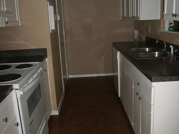 2nd image of 5433 Laredo Ln