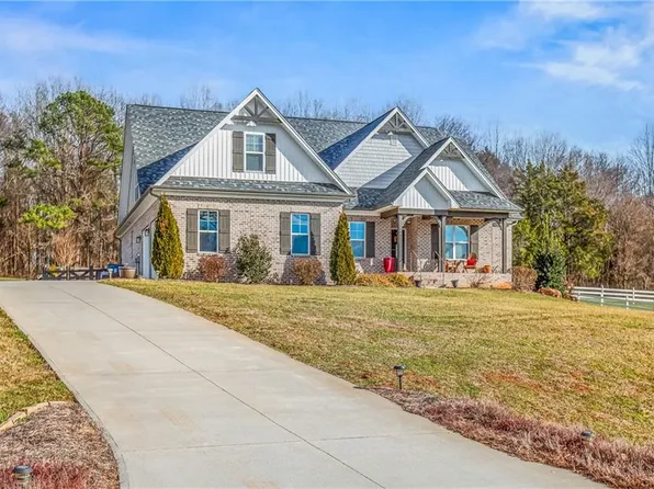 149 Eagles Landing Ln, Mocksville, NC 27028