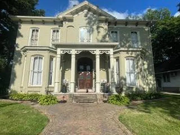 328 N Elliott St, Olney, IL 62450