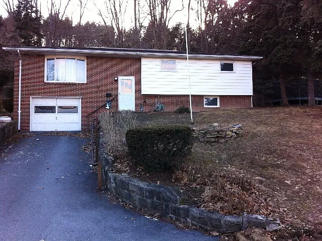 1913 Catherine Ave photo 1