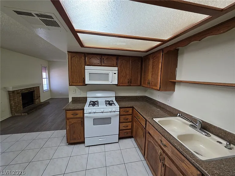 6671 W Tropicana Ave #103 — Photo 12