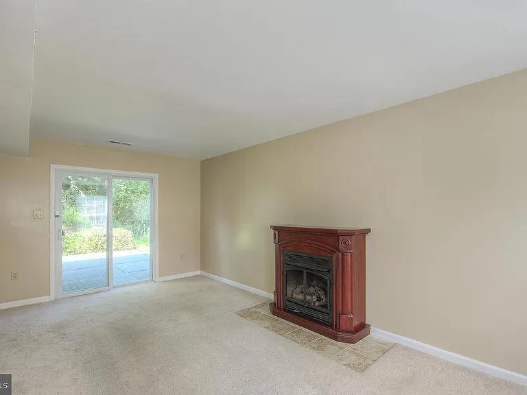 5678 Sutter Ln — Photo 8