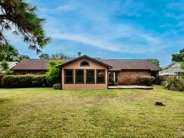 4420 Eastpointe Dr — Photo 13