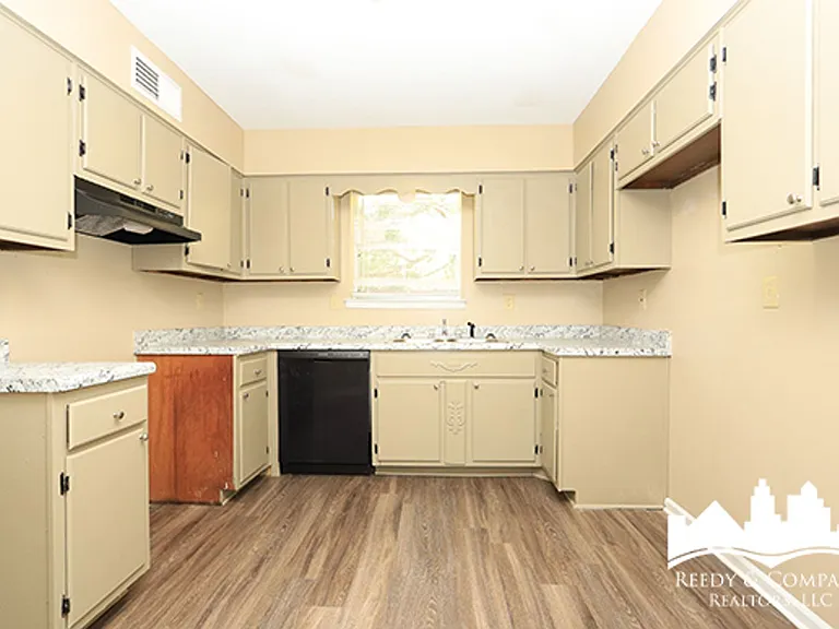 5104 Corkwood Dr — Photo 12