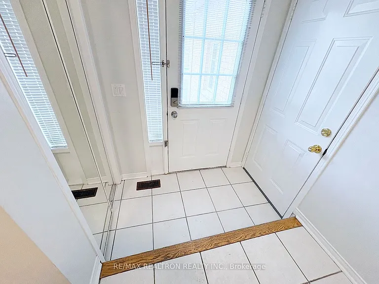 329 Bur Oak Ave — Photo 9