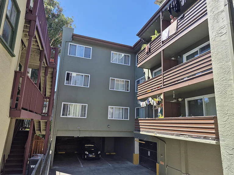 Lester Ave — Photo 3