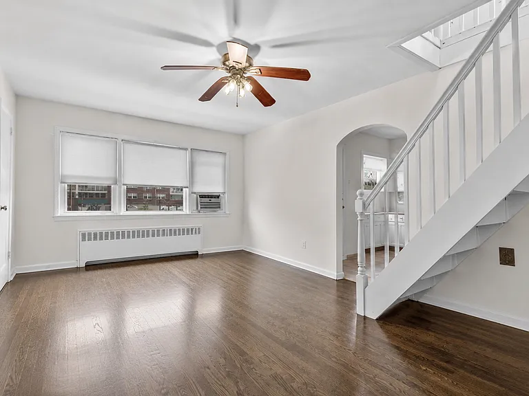 725 E Broadway #4 — Photo 2