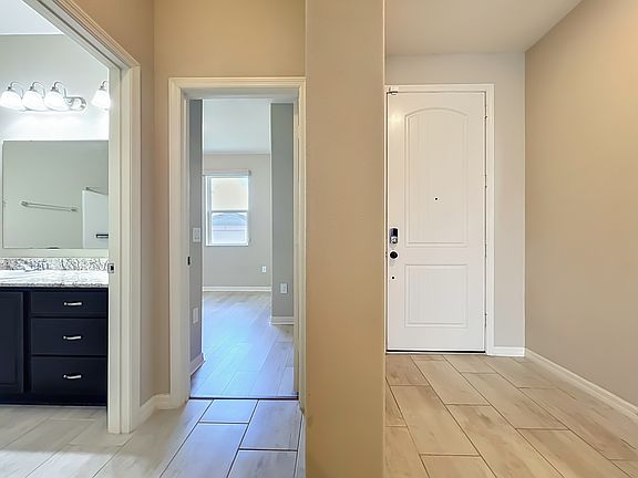 4th image of 1887 Plumas Way