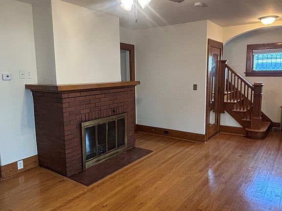5th image of 452 Tennyson Ave