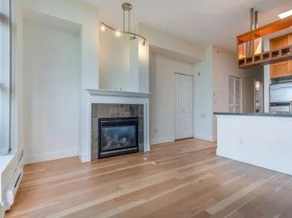8988 Hudson St #504, Vancouver, BC V6P 6Z1