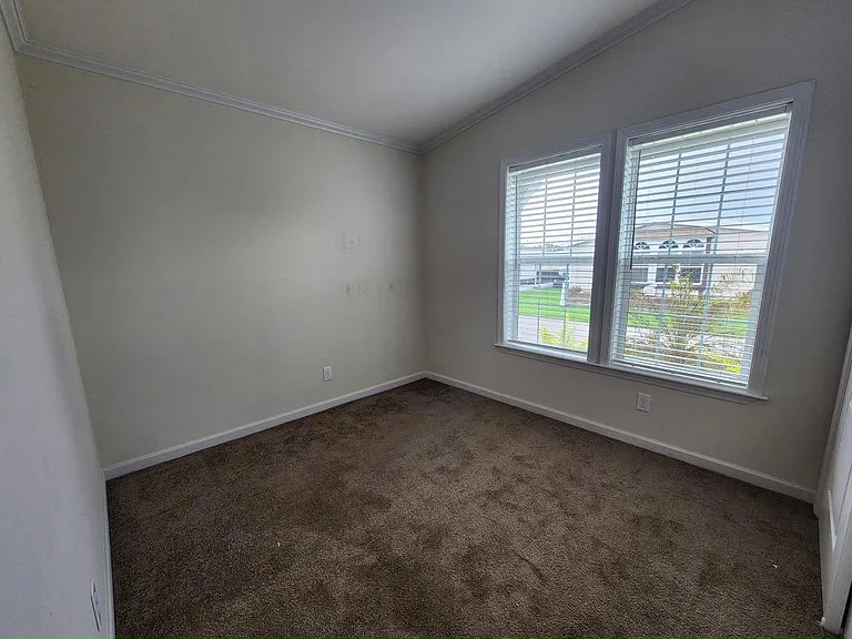 215 Caviller Ct #215 — Photo 8