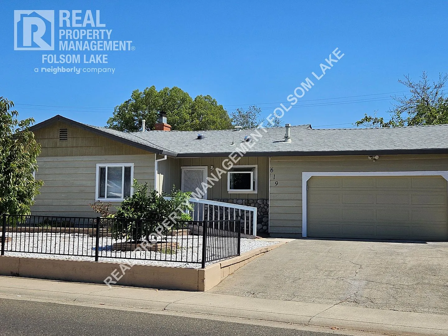 3bd 2ba home with 2bd 1ba In-Laws Quarters — Photo 2
