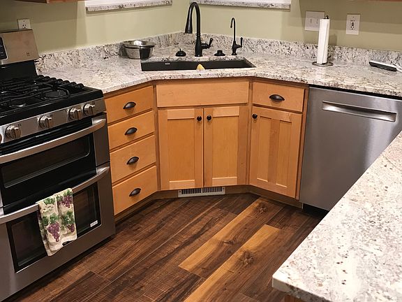 New floors and granite