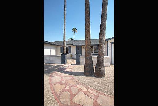2nd image of 3731 E Winchcomb Dr