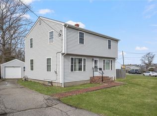 4 Halsey Ave, Middletown, RI 02842