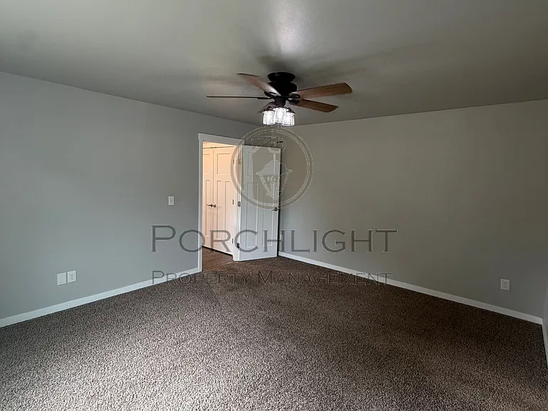 2102 Snowbush St — Photo 11