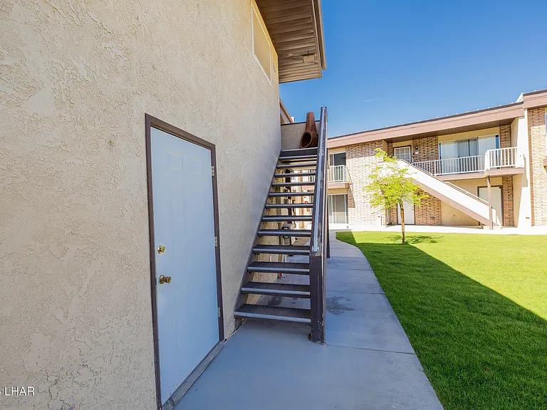 9170 Riverside Dr #24 — Photo 7