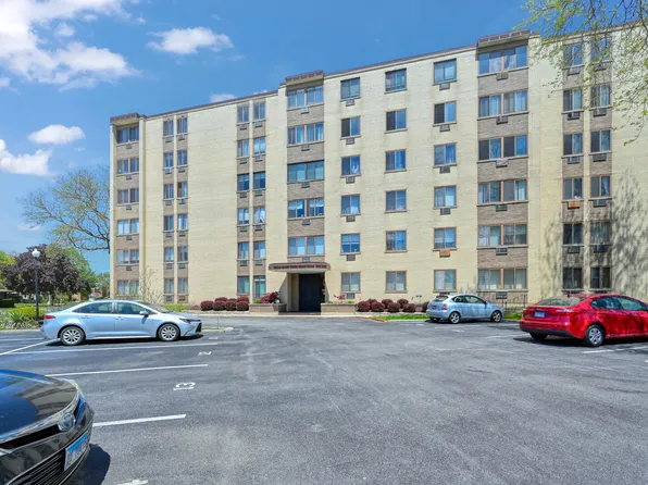 9725 S Karlov Ave APT 610, Oak Lawn, IL 60453