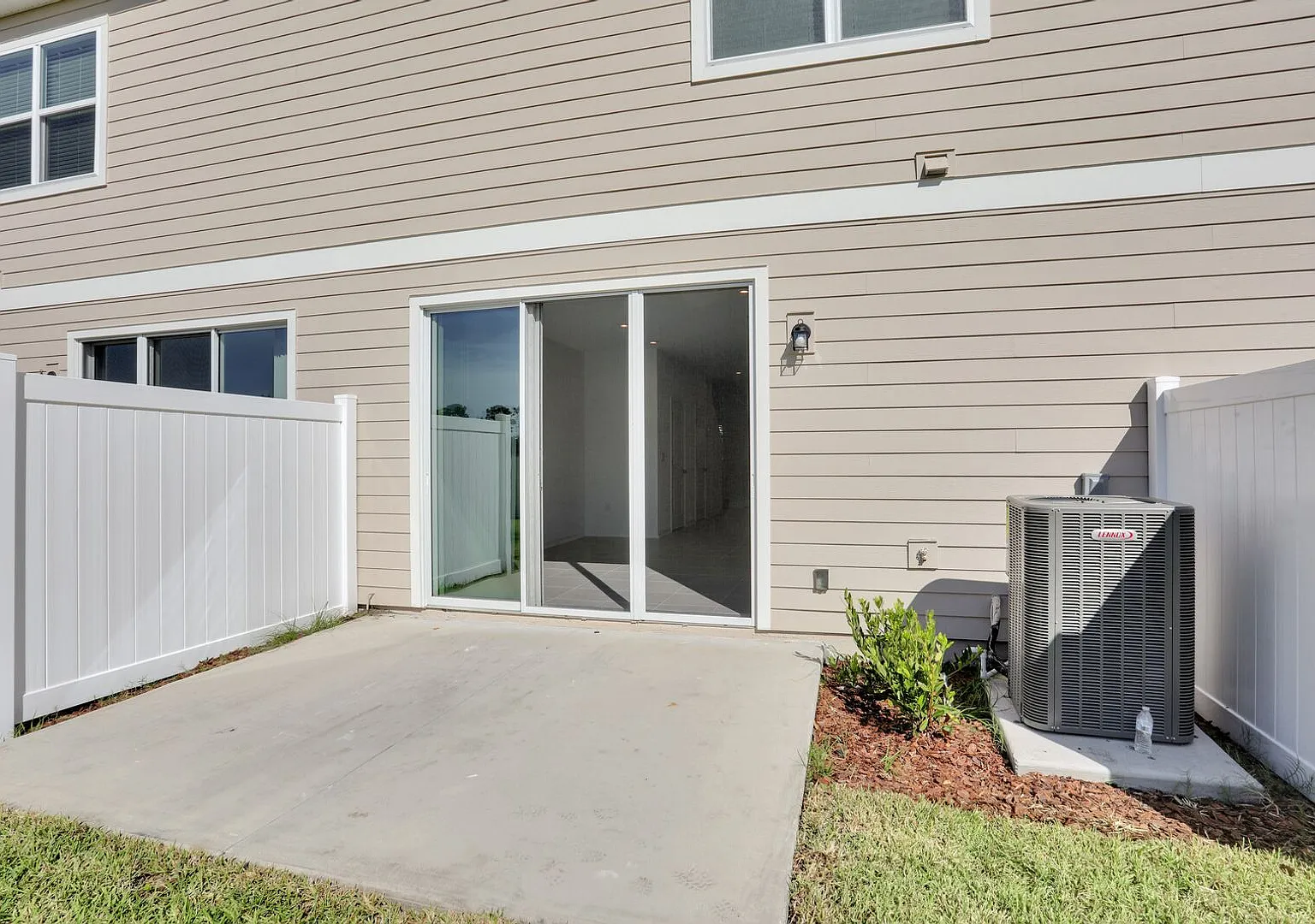 3/2.5 Townhome in Annie's Walk! 3D Virtual Tour Inside! — Photo 2