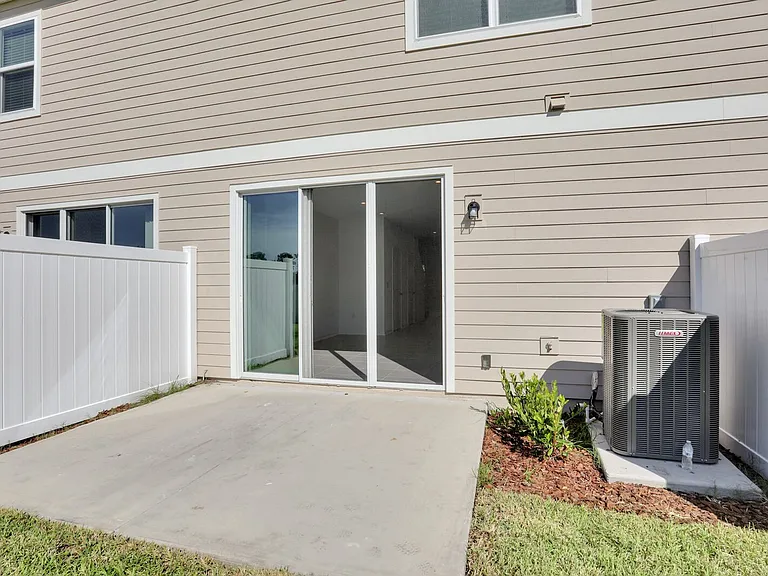 298 Anthony Dr — Photo 15