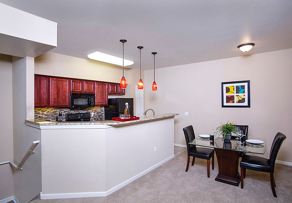 1st image of 14868 Lakeshore Dr #3-204