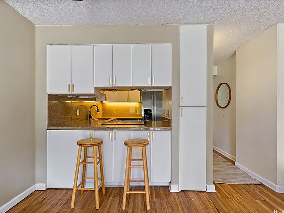 3rd image of 3138 Waialae Ave APT 309