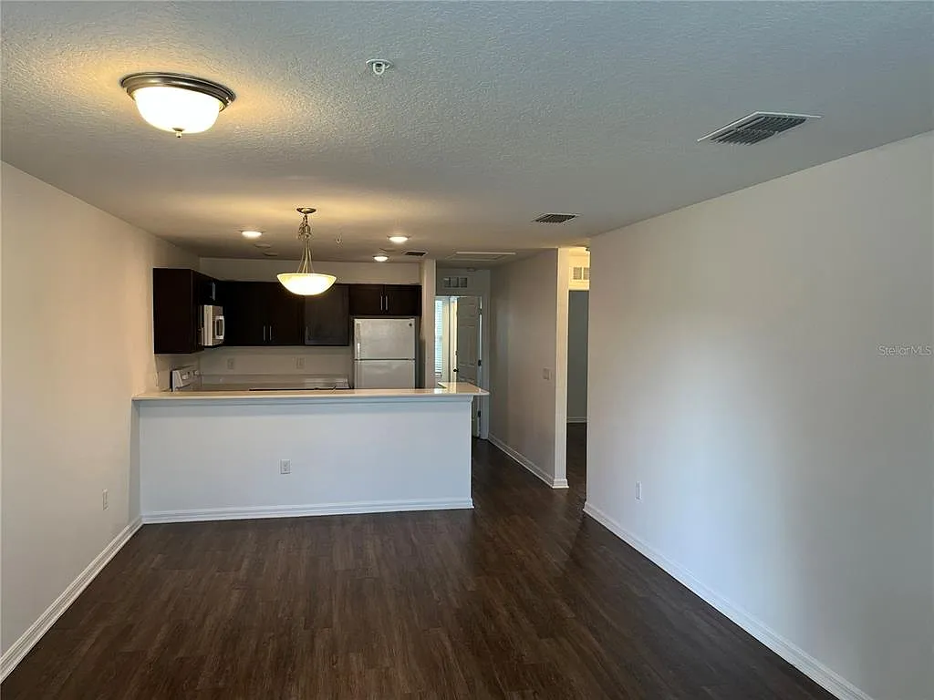 3 bed, 2.0 bath, 1080 sqft, $1,750 — Photo 4