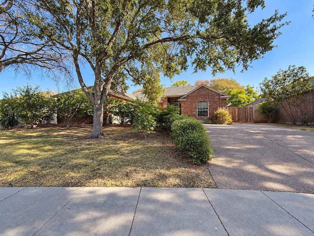 3 bed, 1846 sqft, $2,550 — Photo 2