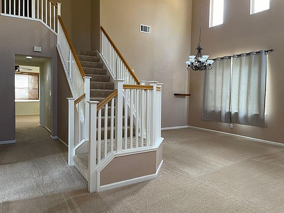 5th image of 941 Mericrest St