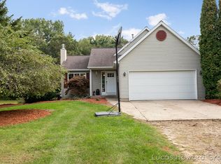 8975 W Parmalee Rd, Middleville, MI 49333